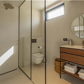 Selection of 5 bedroom seafront villas with heated pool on Ciovo near Trogir, sleeps 10